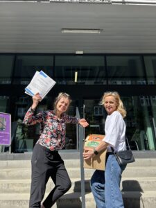 Biblioteka daje książki Fundacji Anioły Edukacji